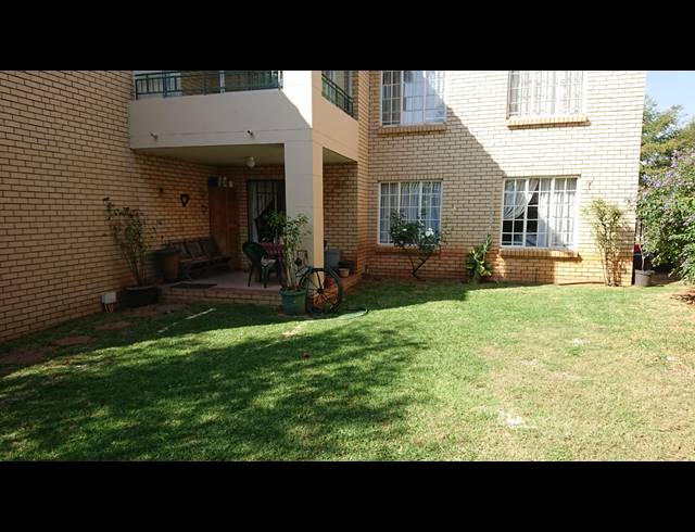 2 bed property to rent in MORELETA PARK